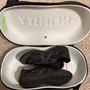 NWT & Carrying Case NFINITY Youth 12 Vengeance Cheer Shoe